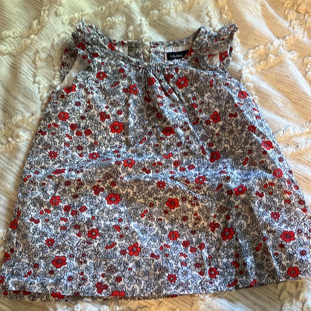 4 Baby Gap outfits (3 dresses, one romper) - Picture 9 of 11